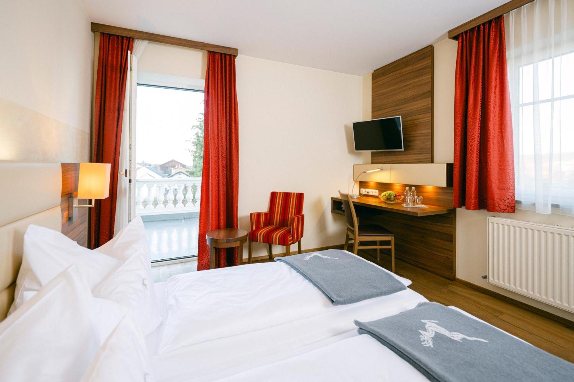 Gasthof Hotel Jaegerwirt Straßwalchen Extérieur photo